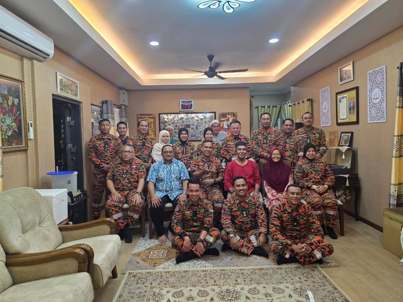 KETUA PENGARAH JBPM ADAKAN ZIARAH KASIH KE ATAS MANTAN PENGARAH JBPM JOHOR 3