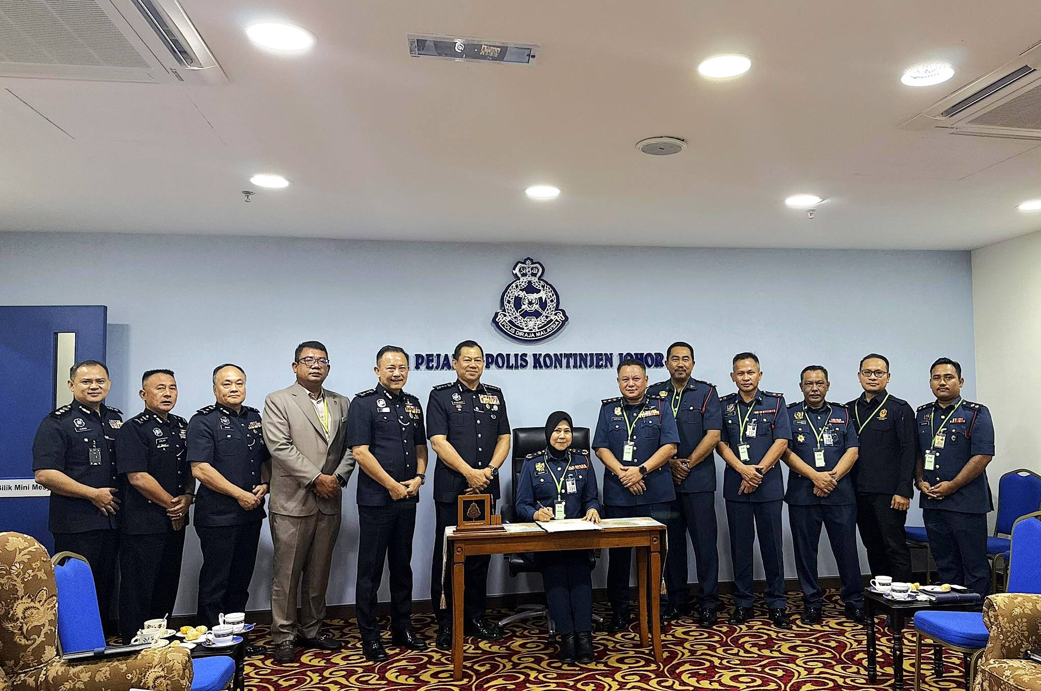 PENGARAH JBPM JOHOR ADAKAN KUNJUNGAN HORMAT KE JABATAN PENERANGAN NEGERI JOHOR 2