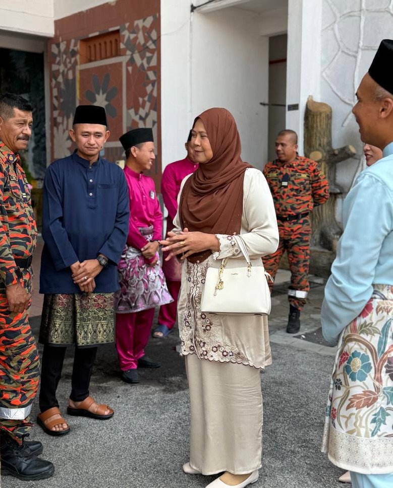 PENGARAH JBPM JOHOR SANTUNI ANGGOTA BBP BATU PAHAT SEMPENA AIDILFITRI 2