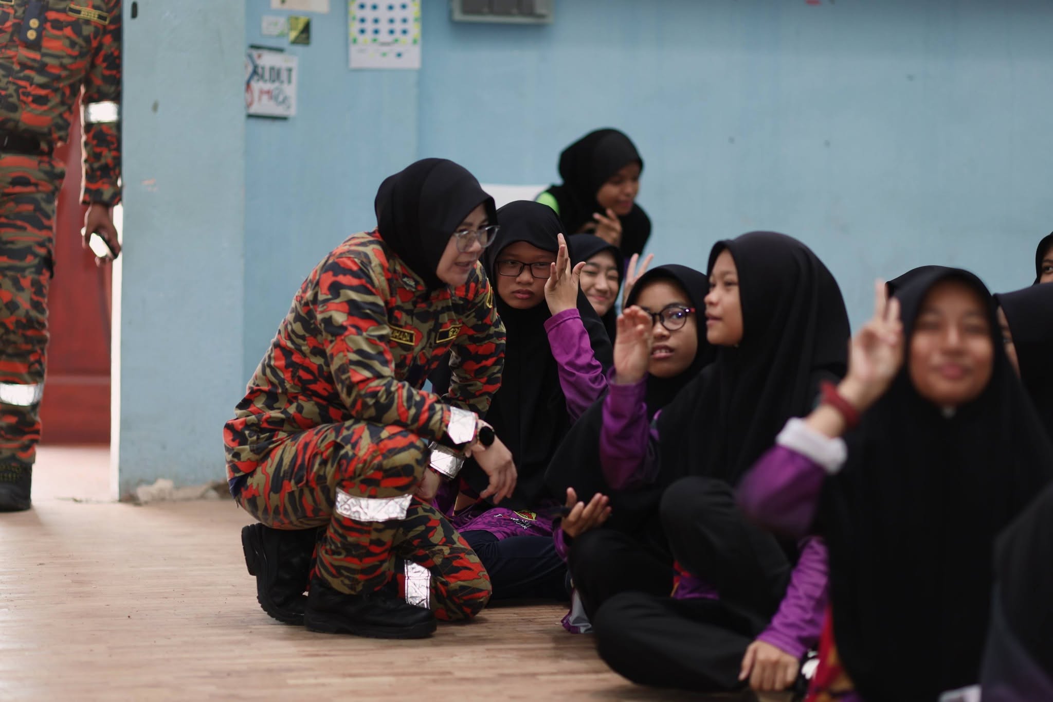 PROGRAM JOM BELAJAR RENANG BERLANGSUNG MERIAH DENGAN PENYERTAAN 1200 PELAJAR DI MUAR 3