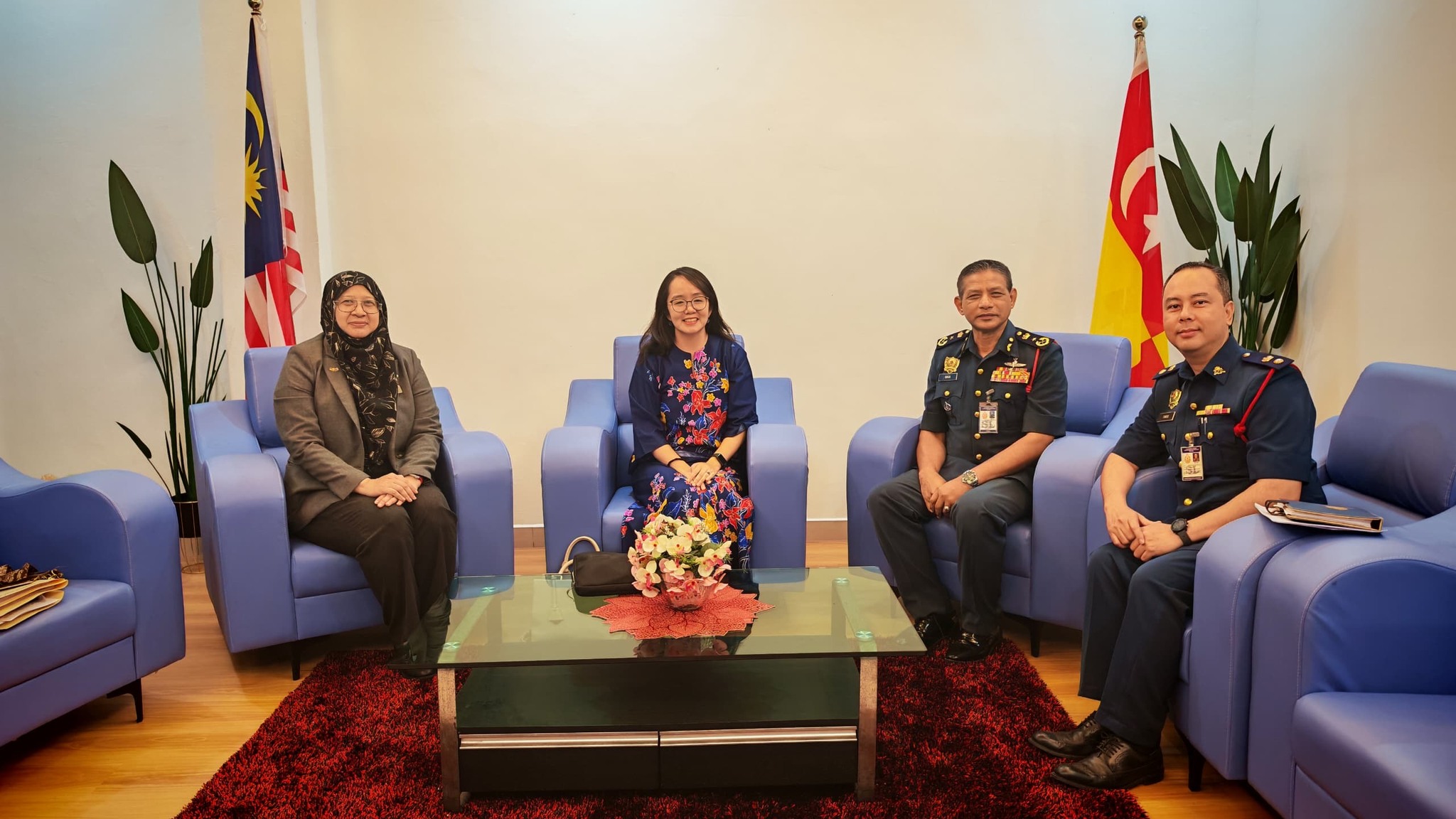 HONORARY VISIT BY YB PUAN MICHELLE NG MEI SZE SELANGOR STATE COUNCIL MEMBER TO SELANGOR STATE JBPM HEADQUARTERS