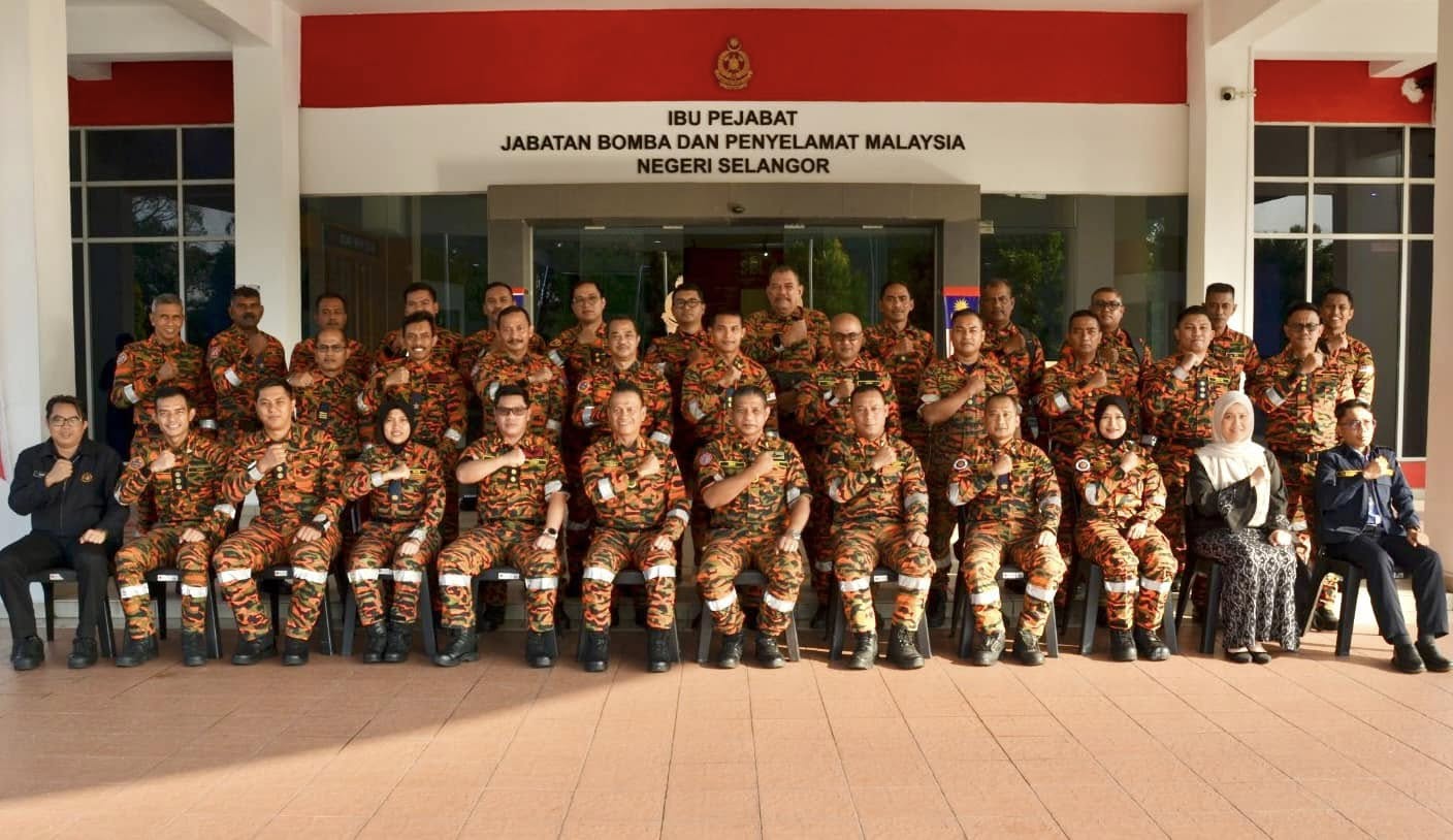 KUNJUNG HORMAT PENGARAH JABATAN BOMBA DAN PENYELAMAT MALAYSIA KUALA LUMPUR KE JBPM NEGERI SELANGOR