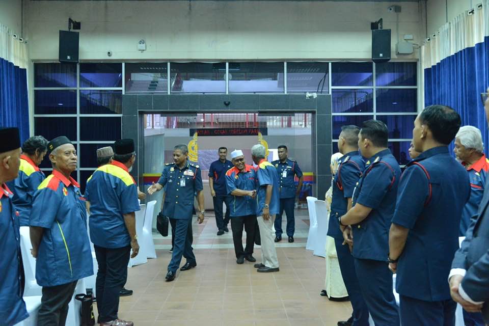 KUNJUNGAN HORMAT PERSATUAN PESARA PESARA PEGAWAI BOMBA DAN PENYELAMAT MALAYSIA NEGERI SELANGOR KE JABATAN BOMBA DAN PENYELAMAT MALAYSIA NEGERI SELANGOR