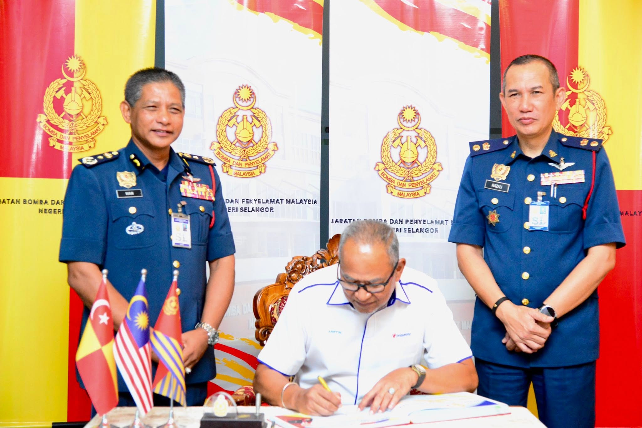 kunjung hormat prasarana