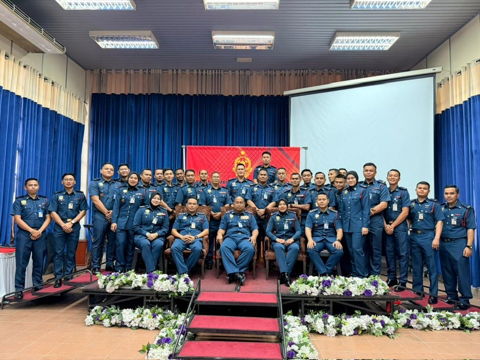 majlis pemakaian tanda pangkat dan bacaan ikrar 1