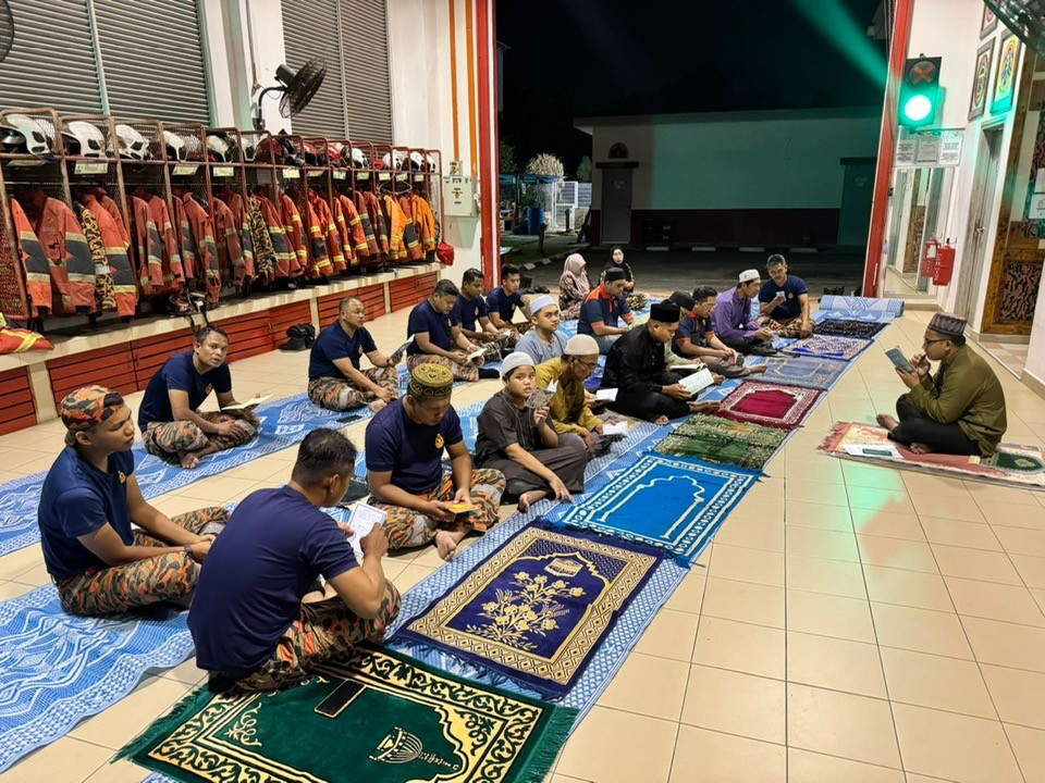 pelaksanaan solat hajat n bacaan yasin sempena jubli emas 50 tahun 1