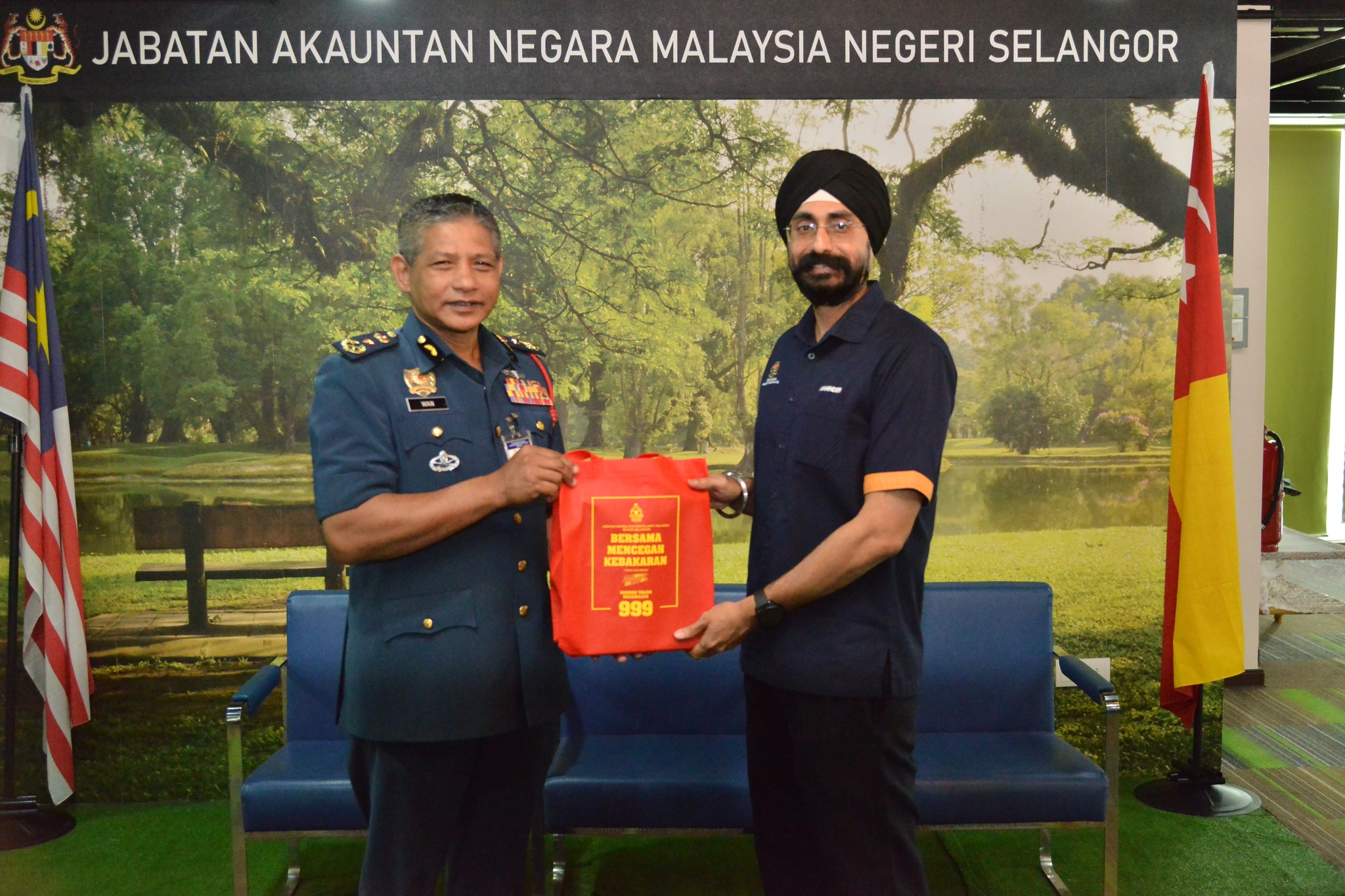 program libat urus n kunjung hormat ke jabtan akauntan negara 4