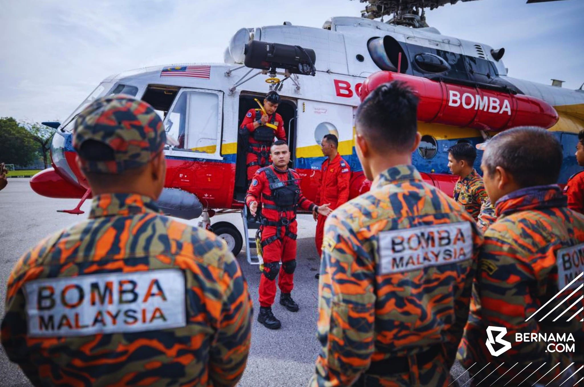 PENDAKI HILANG ANGGOTA PGA DIBAWA MELALUI UDARA SERTAI OPERASI SAR TINGKAT ASPEK KESELAMATAN 4