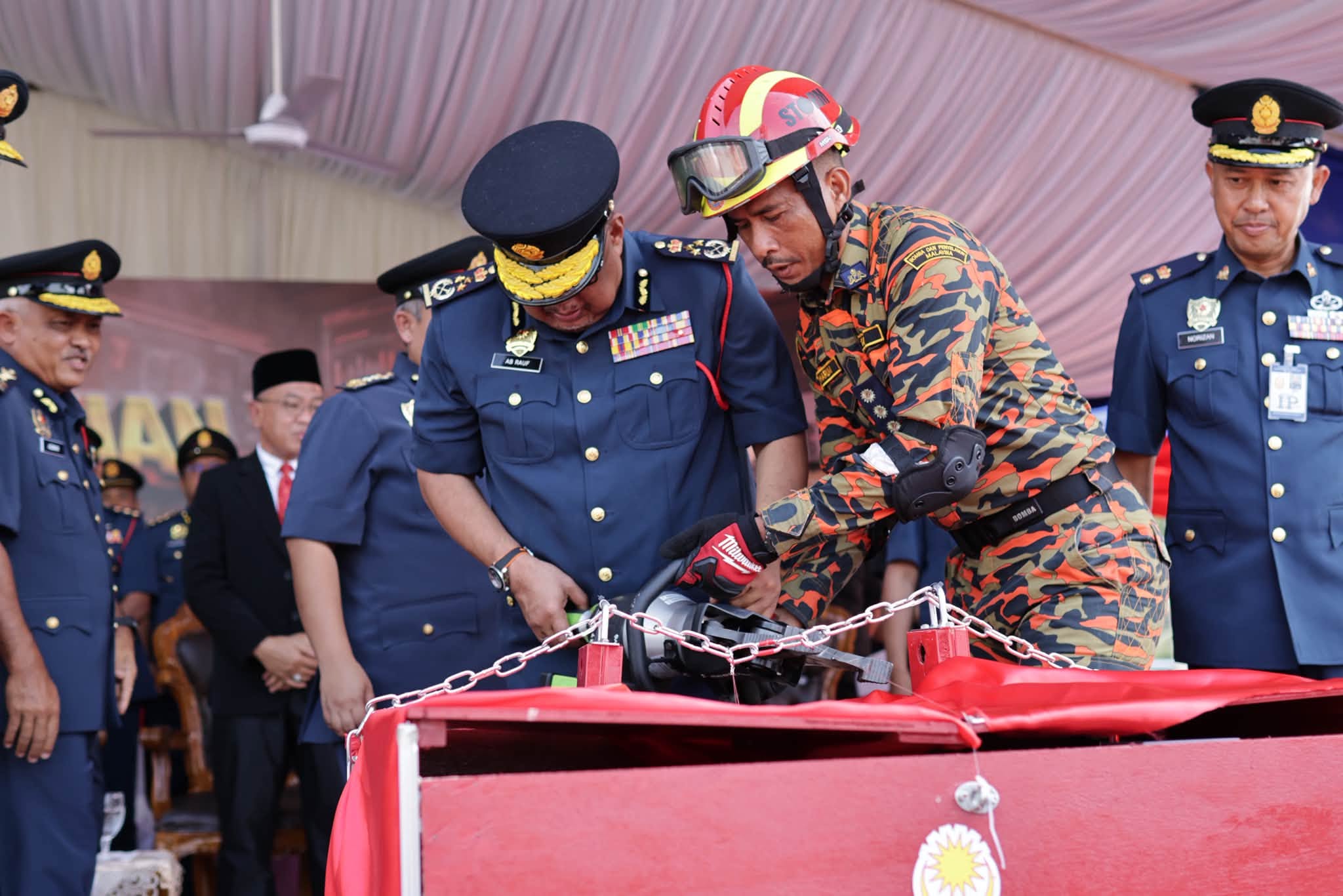 MAJLIS PERASMIAN BALAI BOMBA DAN PENYELAMAT CHENG 10